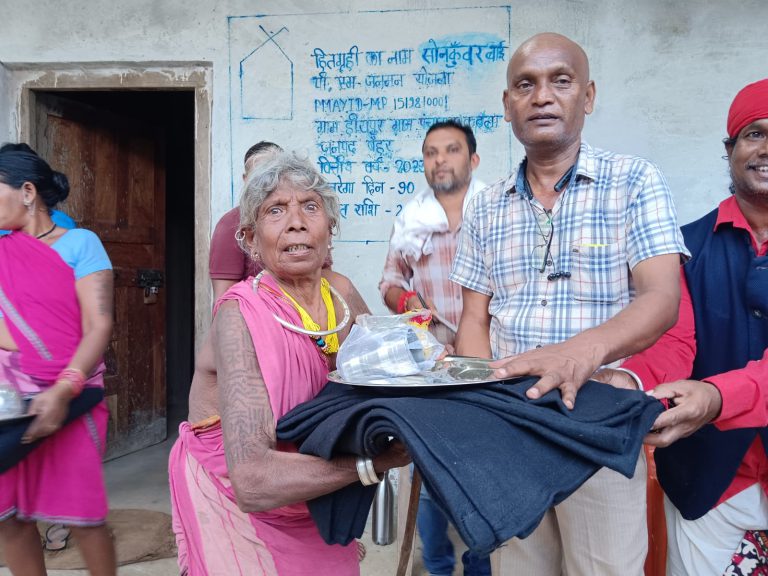 Blankets Distributed To People From Baiga Community