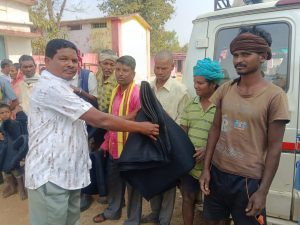Tathagata Foundation distributed blankets to tribal families and school dresses to children.